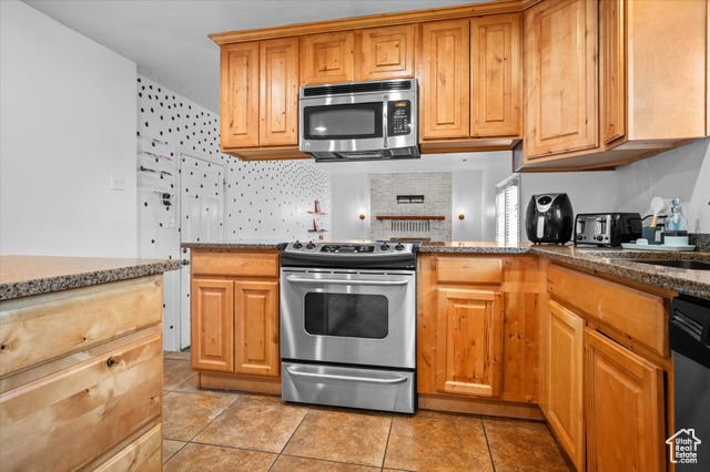 5530 S 100 W, Washington Terrace, UT 84405