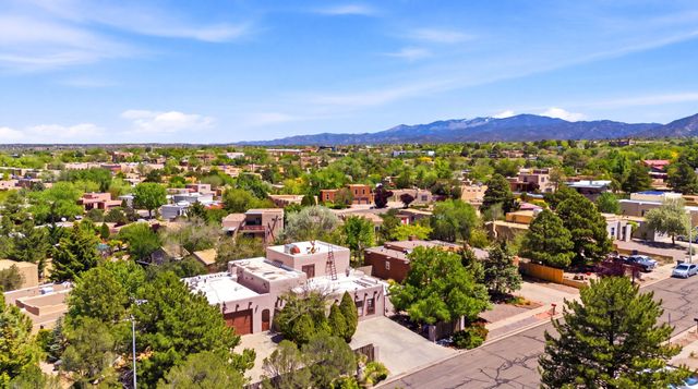2116 Avenida De Las Alturas, Santa Fe, NM 87505