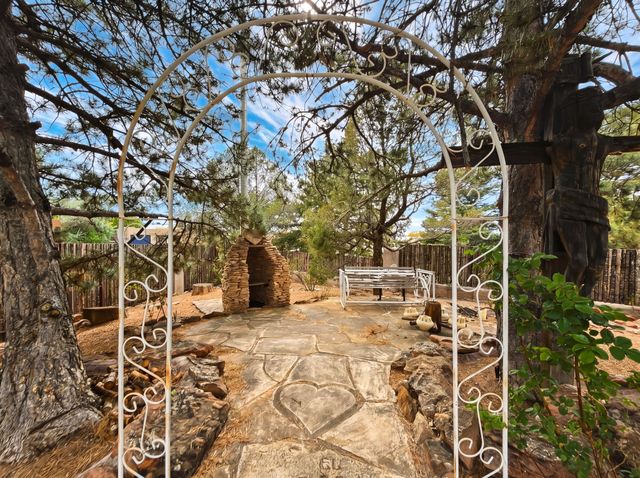 2116 Avenida De Las Alturas, Santa Fe, NM 87505