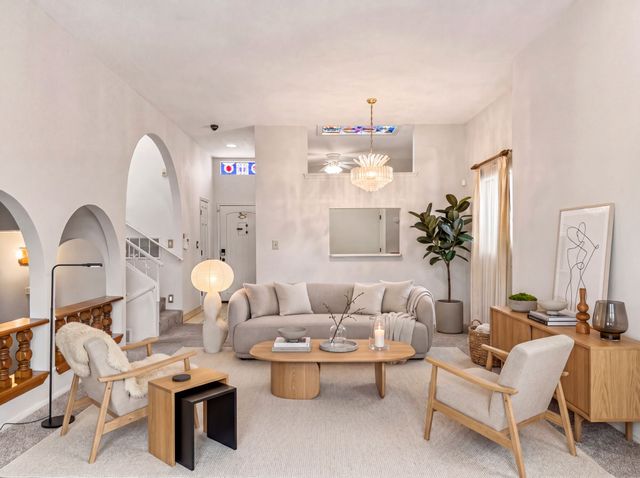 2116 Avenida De Las Alturas, Santa Fe, NM 87505