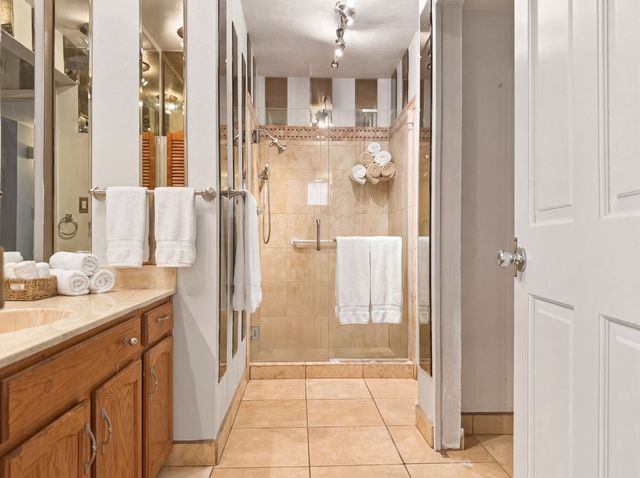 2116 Avenida De Las Alturas, Santa Fe, NM 87505