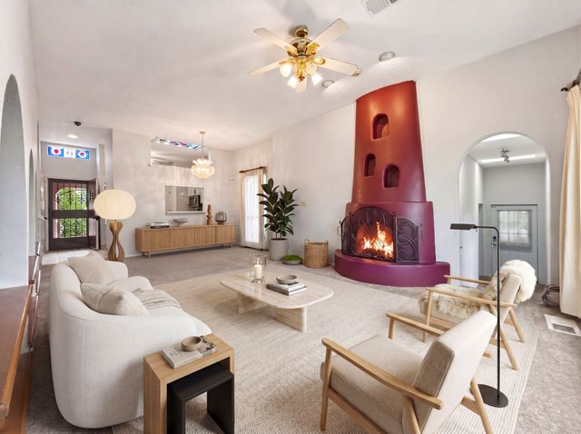 2116 Avenida De Las Alturas, Santa Fe, NM 87505