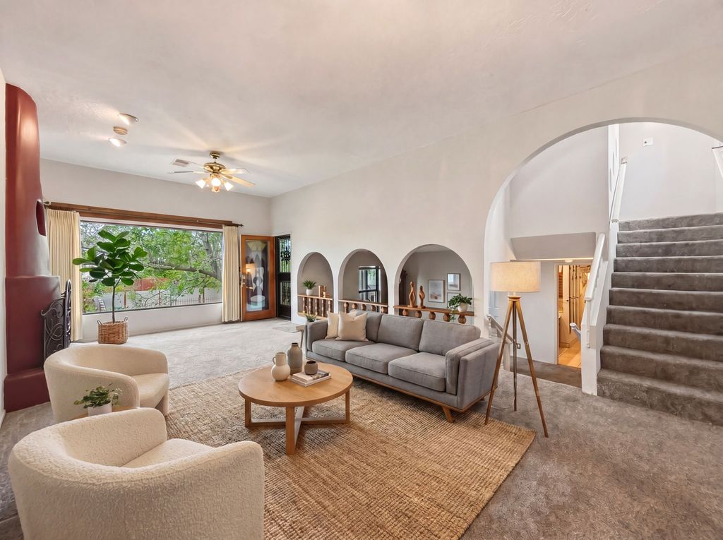 2116 Avenida De Las Alturas, Santa Fe, NM 87505