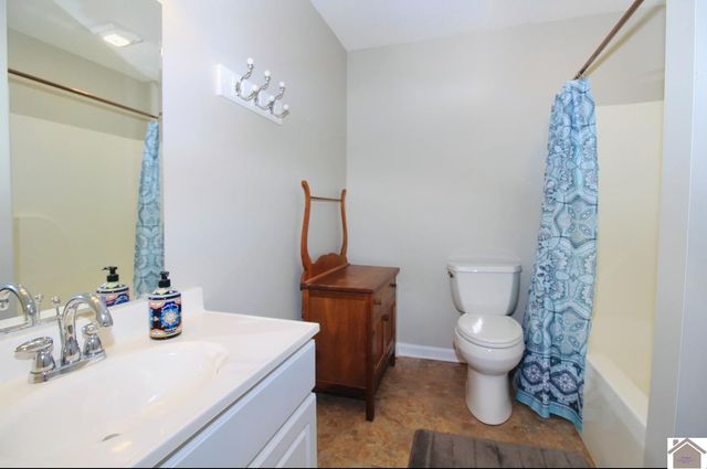 320 Rockcastle Lakeshore Dr # 5A, Cadiz, KY 42211