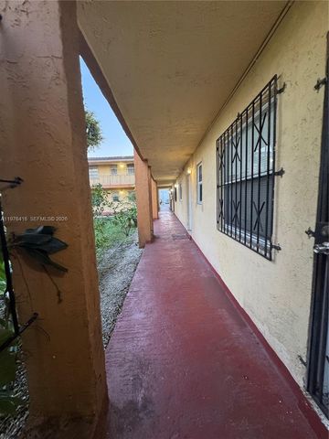 4050 NW 135th St 5-1, Opa-locka, FL 33054