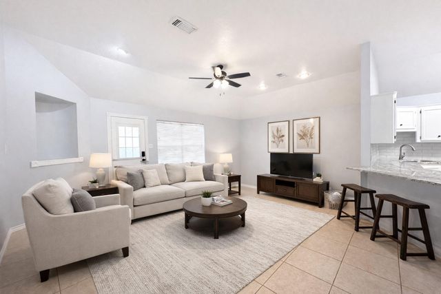 305 Scenic Brook Street, Brenham, TX 77833