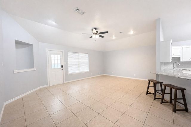 305 Scenic Brook Street, Brenham, TX 77833