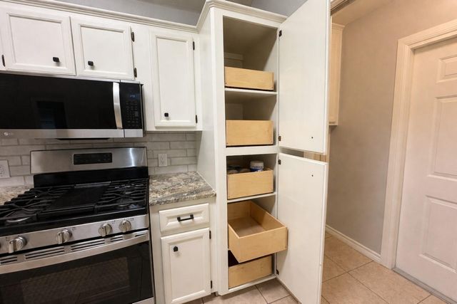 305 Scenic Brook Street, Brenham, TX 77833