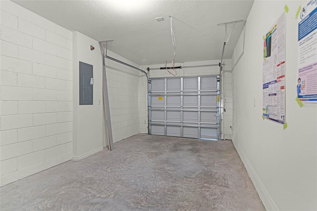 Image 30 of property listing at 692 MOSCATO DRIVE, Daytona Beach, FL 32117