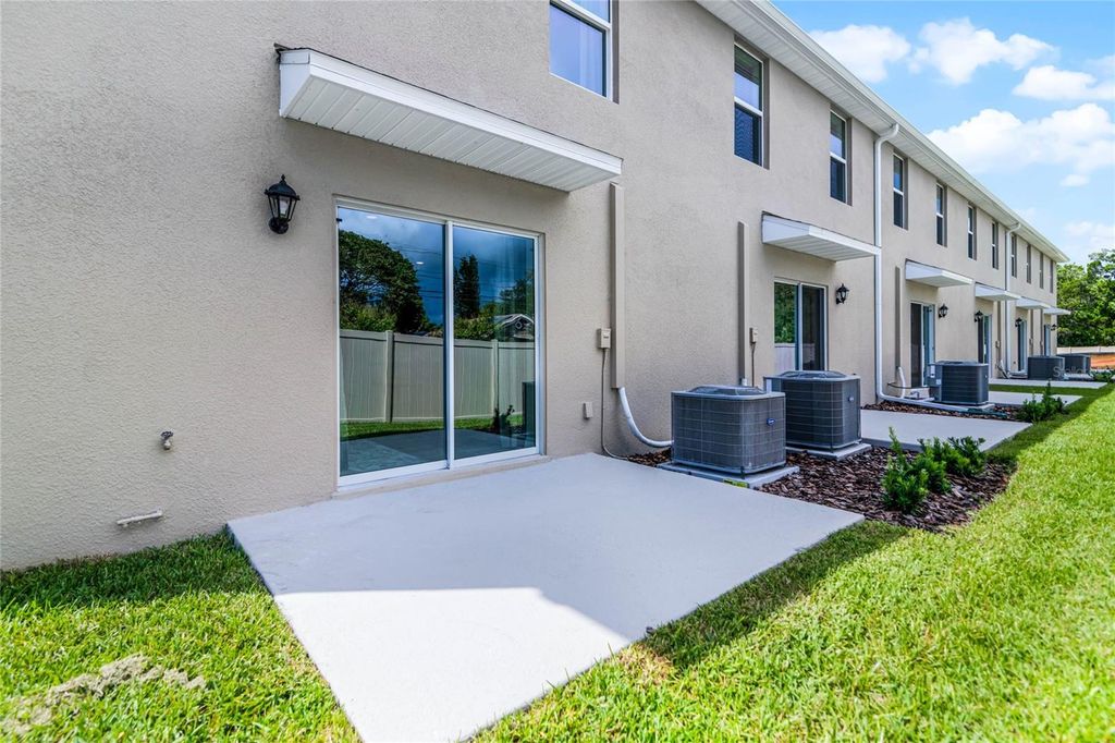 Image 31 of property listing at 692 MOSCATO DRIVE, Daytona Beach, FL 32117