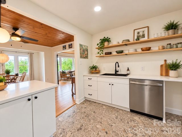 126 Stradley Mountain Road, Asheville, NC 28806