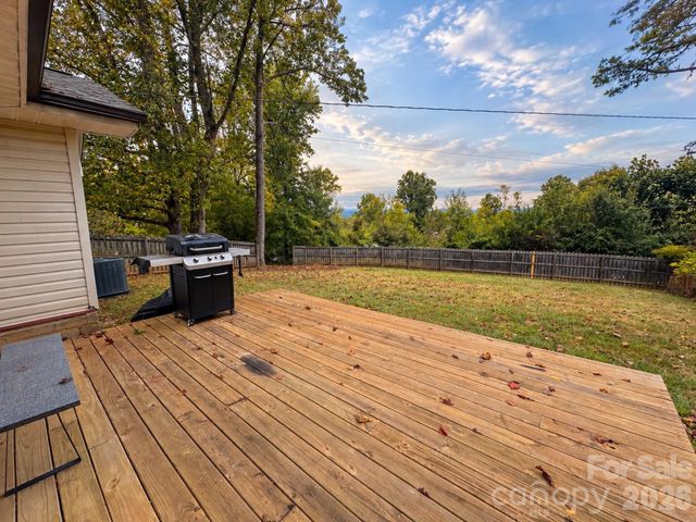 126 Stradley Mountain Road, Asheville, NC 28806