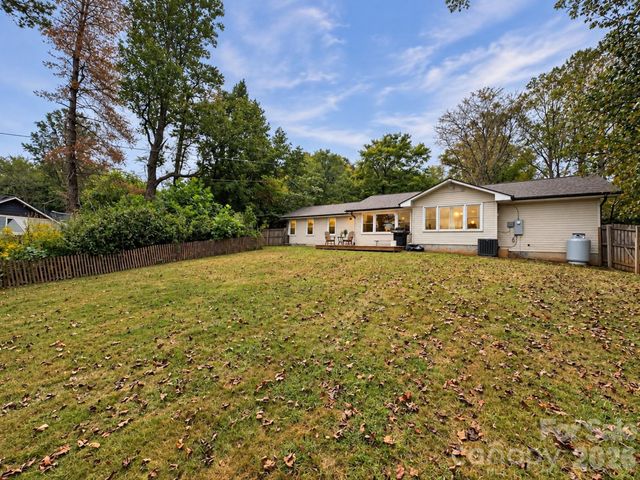 126 Stradley Mountain Road, Asheville, NC 28806
