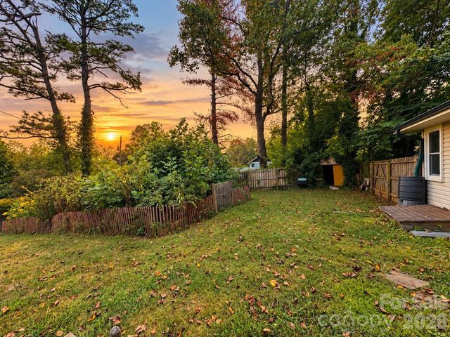 126 Stradley Mountain Road, Asheville, NC 28806