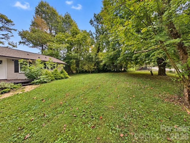 126 Stradley Mountain Road, Asheville, NC 28806
