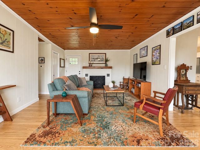 126 Stradley Mountain Road, Asheville, NC 28806