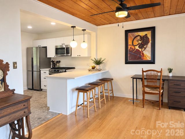 126 Stradley Mountain Road, Asheville, NC 28806