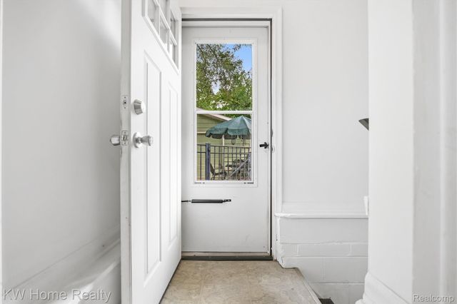 2042 Orland, Wixom, MI 48393