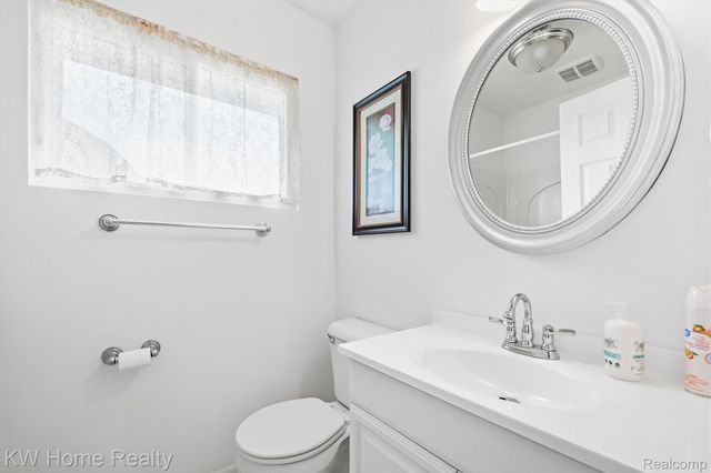 2042 Orland, Wixom, MI 48393