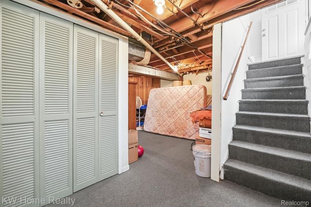 2042 Orland, Wixom, MI 48393