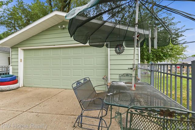 2042 Orland, Wixom, MI 48393
