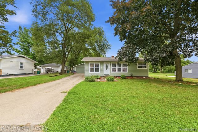2042 Orland, Wixom, MI 48393