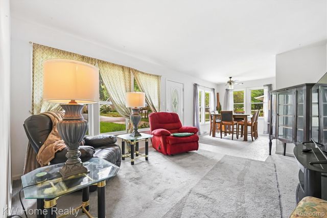2042 Orland, Wixom, MI 48393