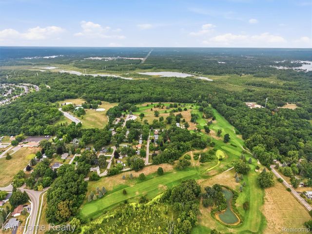 2042 Orland, Wixom, MI 48393