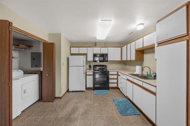 4611 1st Avenue SW 7, Cedar Rapids, IA 52405
