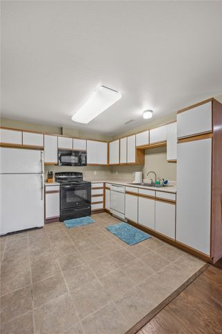 4611 1st Avenue SW 7, Cedar Rapids, IA 52405