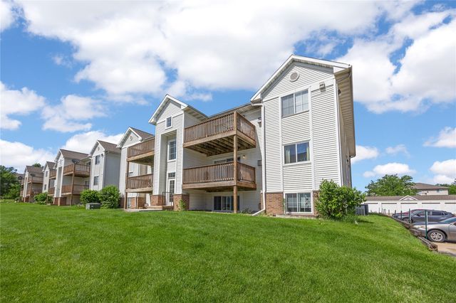 4611 1st Avenue SW 7, Cedar Rapids, IA 52405