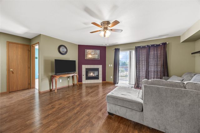 4611 1st Avenue SW 7, Cedar Rapids, IA 52405
