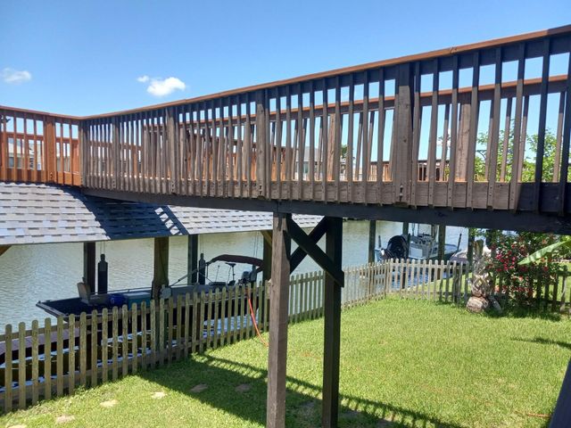 618 Warsaw Street, Bayou Vista, TX 77563