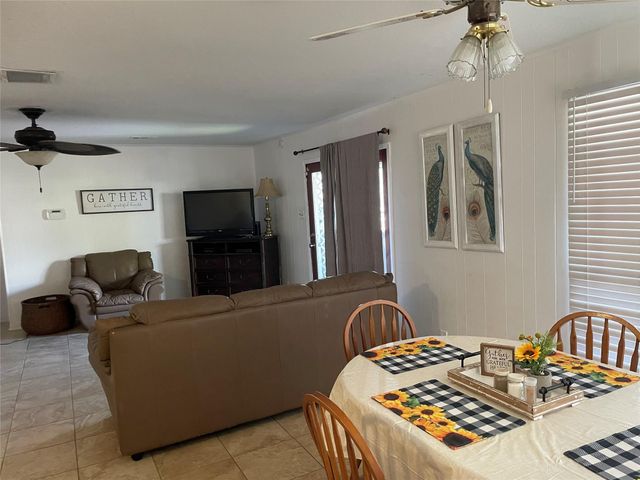 618 Warsaw Street, Bayou Vista, TX 77563