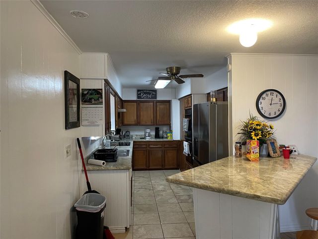 618 Warsaw Street, Bayou Vista, TX 77563