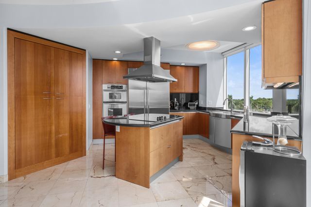 2845 NE 9TH Street 601, Fort Lauderdale, FL 33304