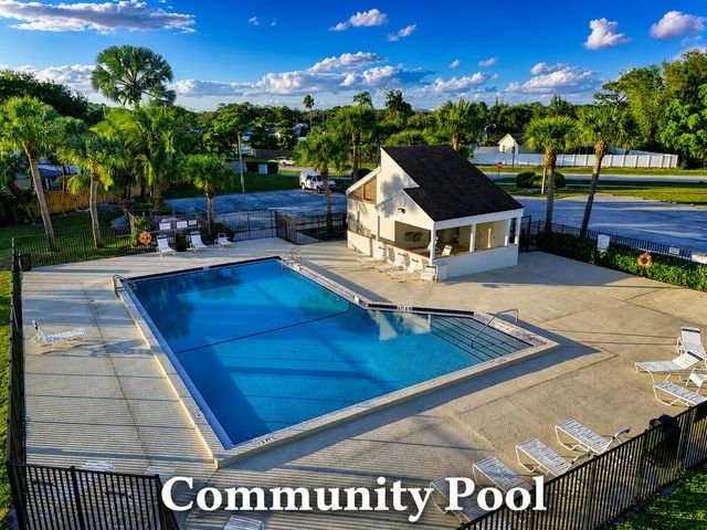 132 Timberline Drive, Jupiter, FL 33458