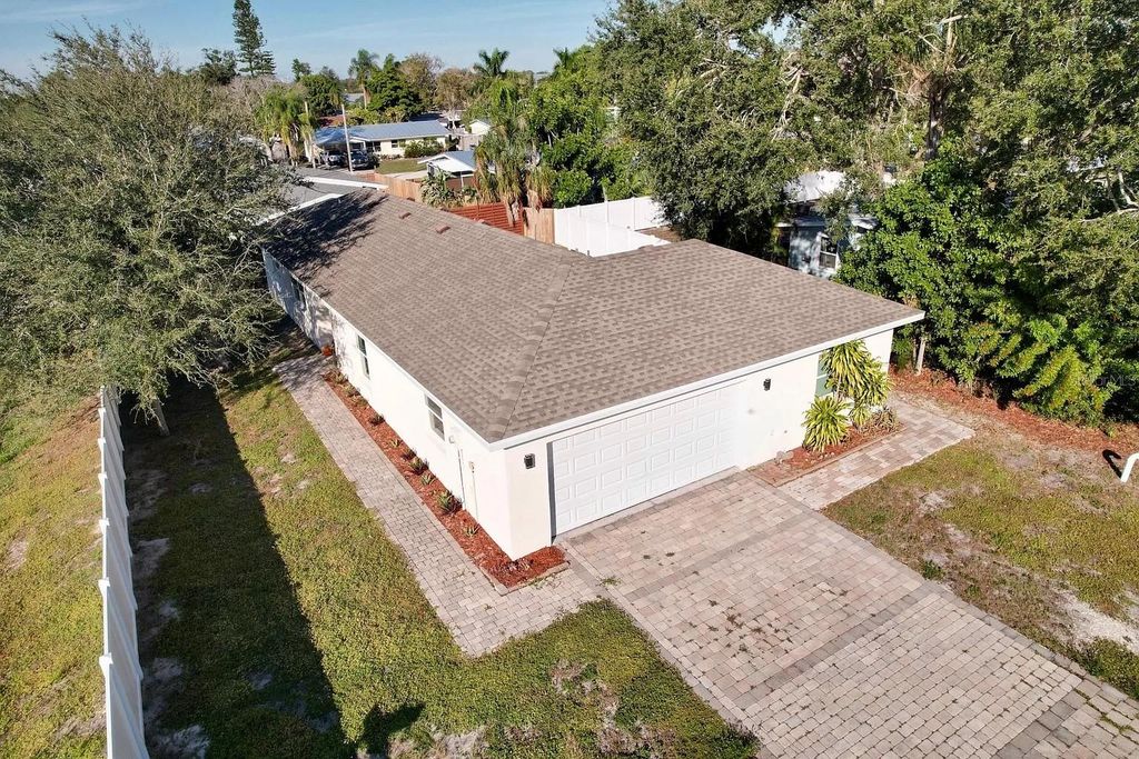 2011 OUTER DRIVE 1, Sarasota, FL 34231