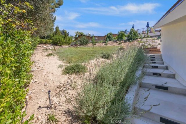9500 Amoret Drive, Tujunga, CA 91042