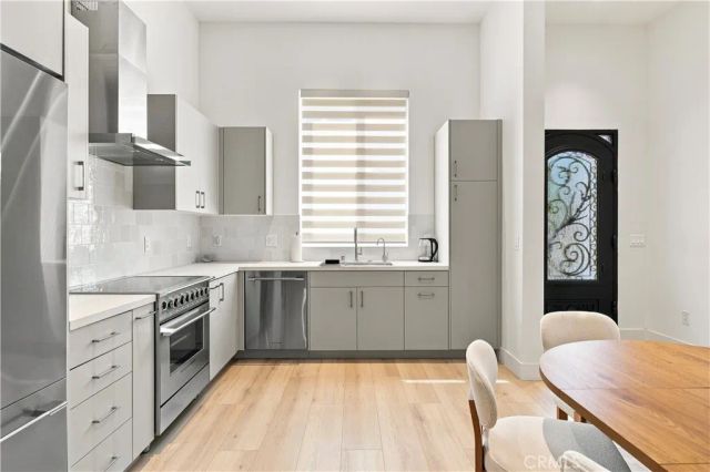 9500 Amoret Drive, Tujunga, CA 91042