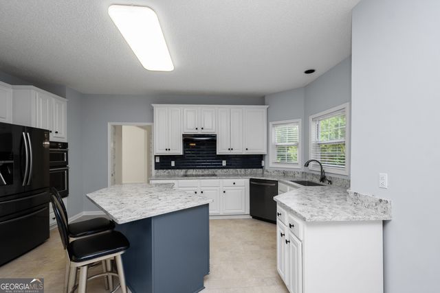 40 Jacksons Valley, Sharpsburg, GA 30277
