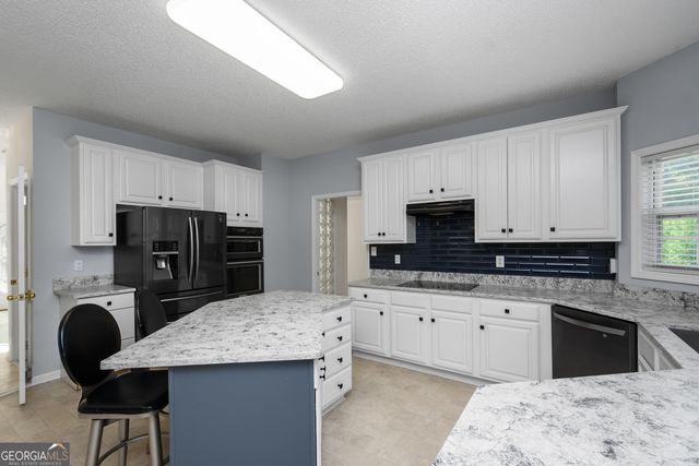 40 Jacksons Valley, Sharpsburg, GA 30277