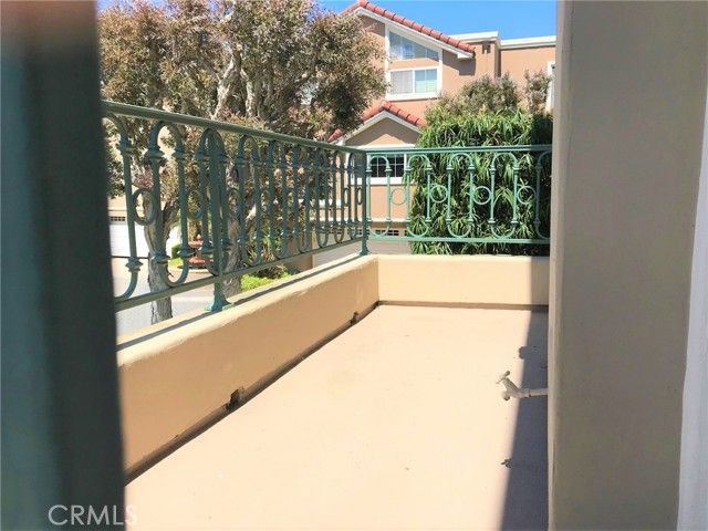 19281 Champion Lane, Huntington Beach, CA 92648