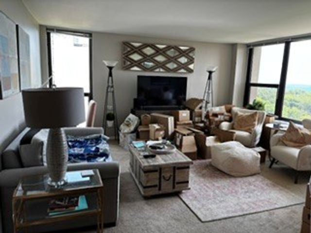 1850 N Clark Street 1602, Chicago, IL 60614