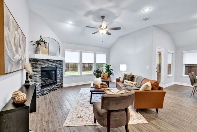 1016 Pinnacle Breeze Drive, Fort Worth, TX 76052