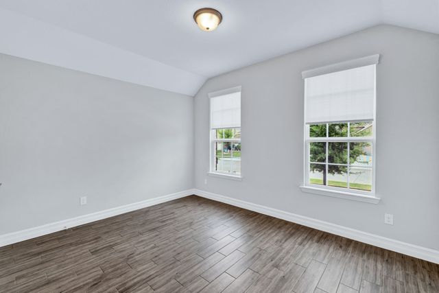 1016 Pinnacle Breeze Drive, Fort Worth, TX 76052