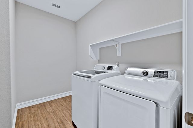 1016 Pinnacle Breeze Drive, Fort Worth, TX 76052