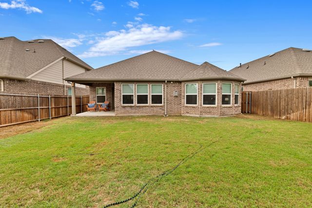 1016 Pinnacle Breeze Drive, Fort Worth, TX 76052