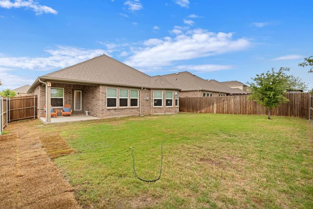 1016 Pinnacle Breeze Drive, Fort Worth, TX 76052