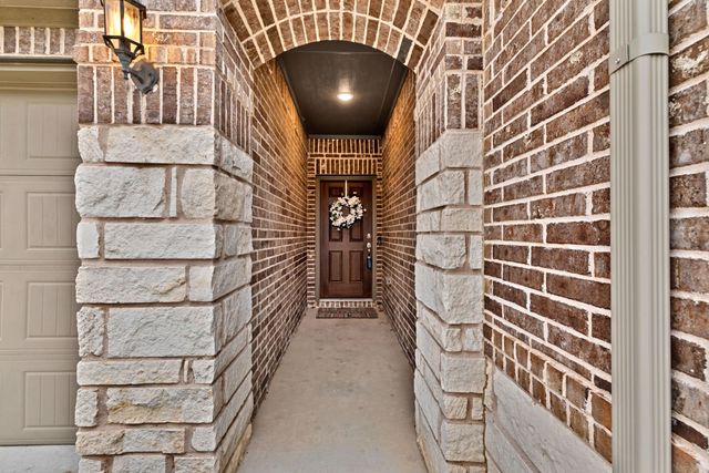 1016 Pinnacle Breeze Drive, Fort Worth, TX 76052